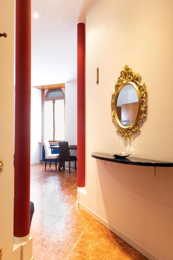 Interno Appartamento In Un Castello Storico In Centro มิลาน ภายนอก รูปภาพ